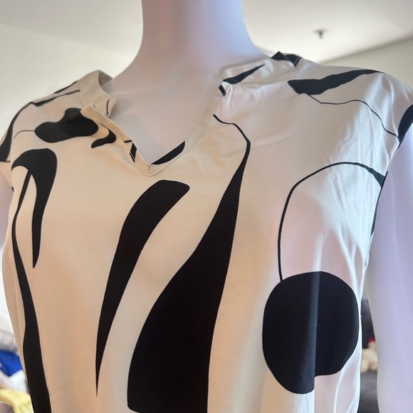 BLOOMCHIC
Silhouette Floral Print Cap
Sleeve Midi Dress - Picture 11 of 14